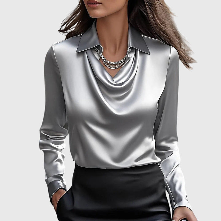 SYLVIA - Blouse au brillant luxueux avec col plissé